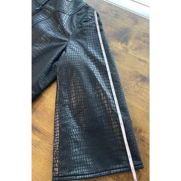 Susan Graver Womens Small Black Style Blazer short Faux Leather Business Casual - Picture 5 of 11